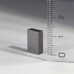 Feritový magnet kvádr 13x8,4x4