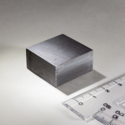 Feritový magnet kvádr 30x30x15