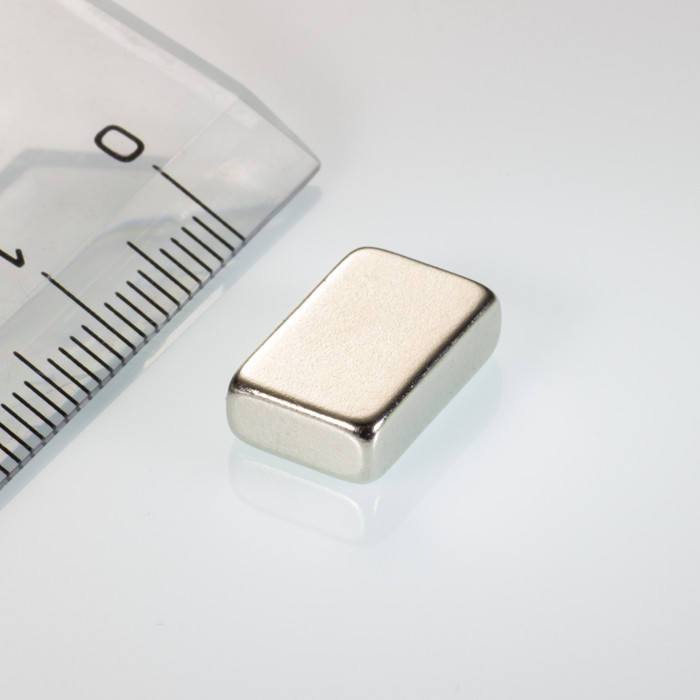 Neodymový magnet kvádr 13x8,4x4 N 80 °C, VMM5-N38
