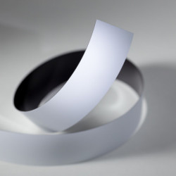 Magnetický pásek 40x0,6 mm bílý