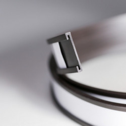 Magnetický štítek šíře 20 mm (magnetický C-profil + papírový pásek + PVC fólie)