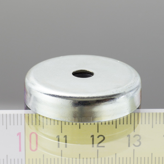 Magnetická čočka pr. 32, výška 7 mm, vnitřní díra pro šroub se zápustnou hlavou pr. 5,5 mm