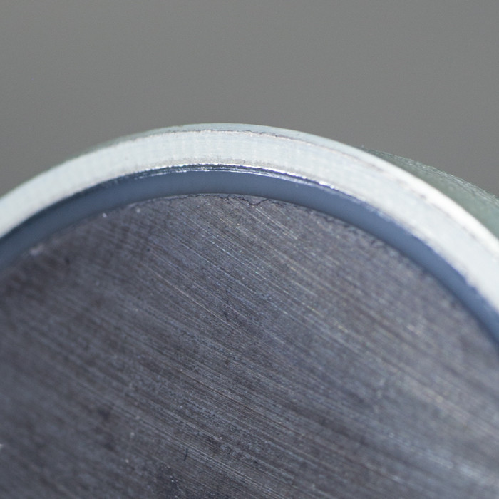 Magnetická čočka pr. 40, výška 8 mm, vnitřní díra pro šroub pr. 5,5 mm