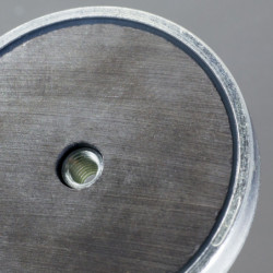 Magnetická čočka pr. 25 x výška 7 mm s vnitřním závitem M4-6H