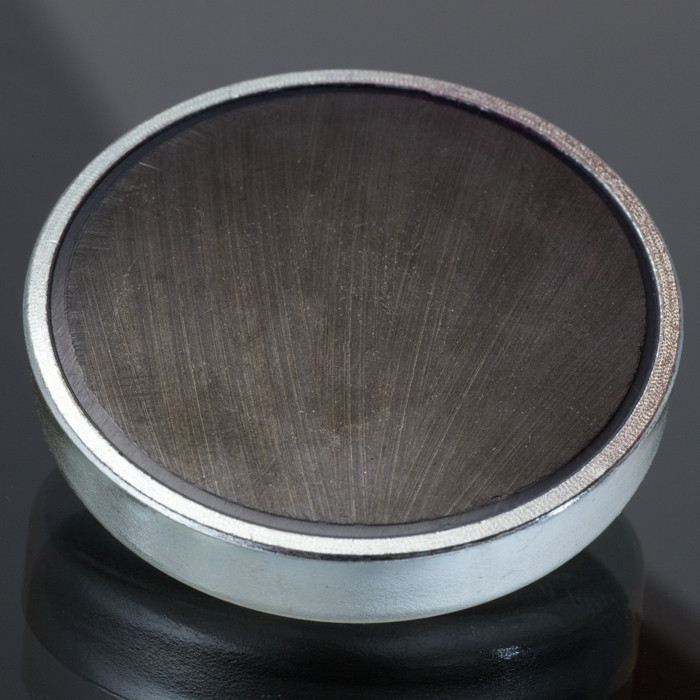 Magnetická čočka se stopkou pr. 13 x výška 4,5 mm s vnějším závitem M3, délka závitu 7 mm