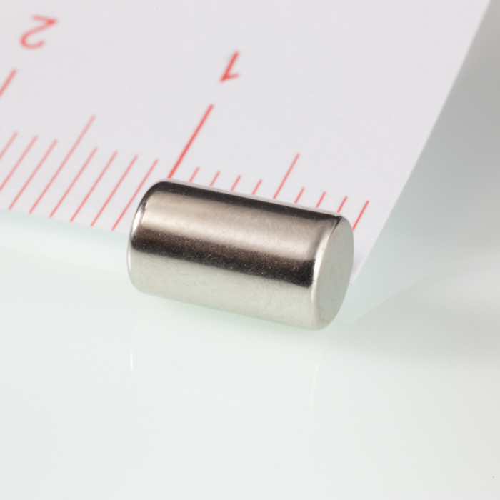Neodymový magnet válec pr.5x8,47 N 80 °C, VMM8-N45