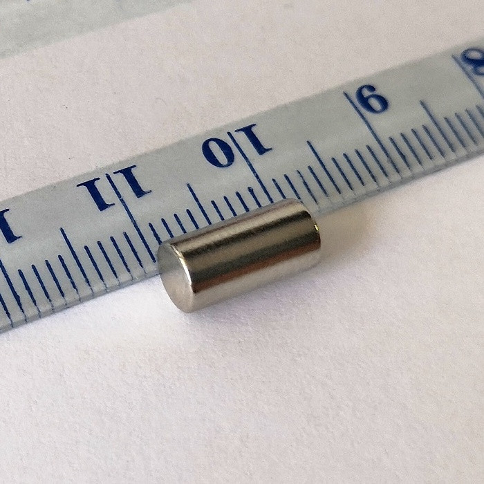 Neodymový magnet válec pr.5x10 N 80 °C, VMM8-N45
