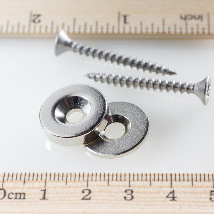 Magnetická upevňovací sada průměr 18 mm s ocelovým protikusem a vruty