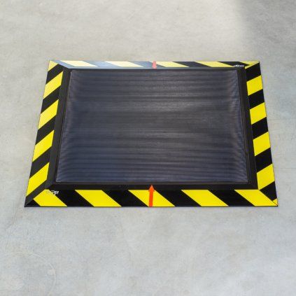 Magnetická čisticí rohož 500 × 500 mm UP s gumovým povrchem a plastovou konstrukcí