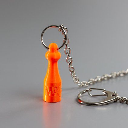 Oranžový plastový kuželový třídicí magnet s mosazným řetízkem a karabinou