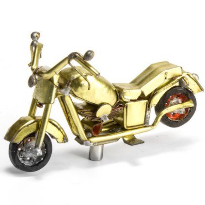 Zlatý dekorativní magnet na lednici MadagasCAR ve tvaru motocyklu