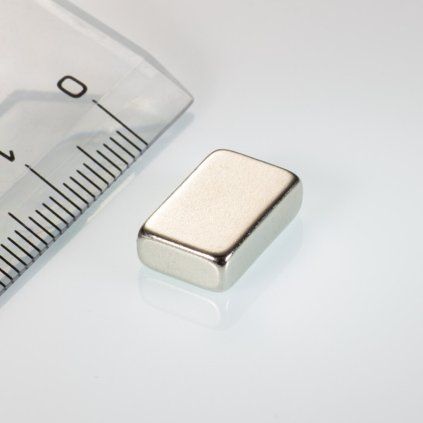 Neodymový magnet kvádr 10 × 5 × 2 mm s teplotní odolností 150 °C