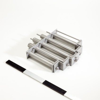 Nerezový magnet do násypky DN 250 s teplotní odolností do 120 °C